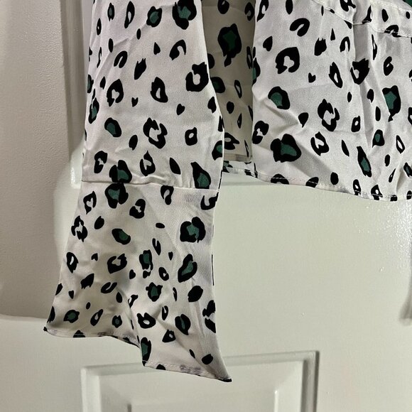 NWT Code X Mode SZ S Ivory and Green Animal Print Wrap Shirt Tie Closure Ruffle - Picture 3 of 4